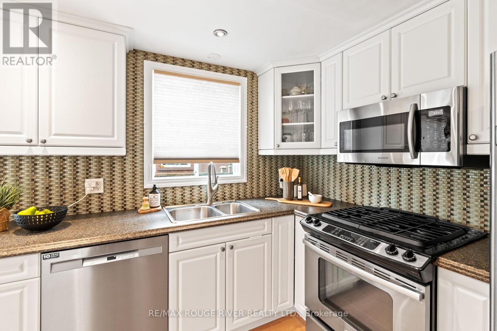82 Edgerton Drive, Clarington, Ontario  L1C 4T8 - Photo 9 - E12213233