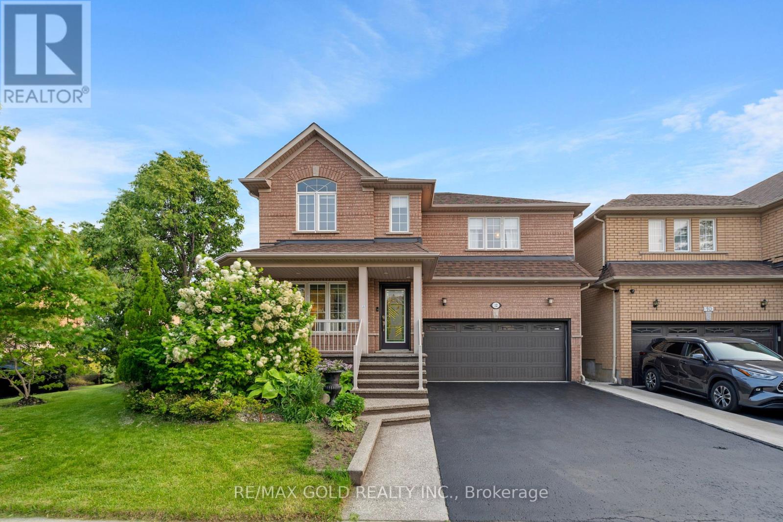 12 Mediterra Drive E, Brampton, Ontario  L7A 2H1 - Photo 5 - W12205194
