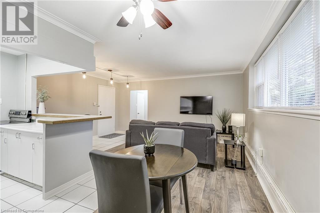 2052 COURTLAND Drive Unit# 104, burlington, Ontario
