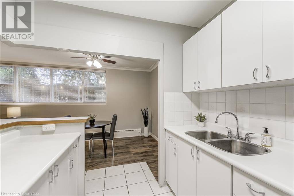 2052 Courtland Drive Unit# 104, Burlington, Ontario  L7R 1R8 - Photo 14 - 40739903