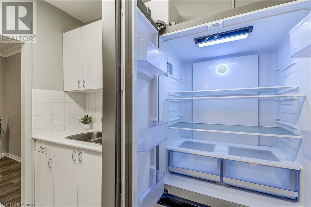 2052 Courtland Drive Unit# 104, Burlington, Ontario  L7R 1R8 - Photo 15 - 40739903