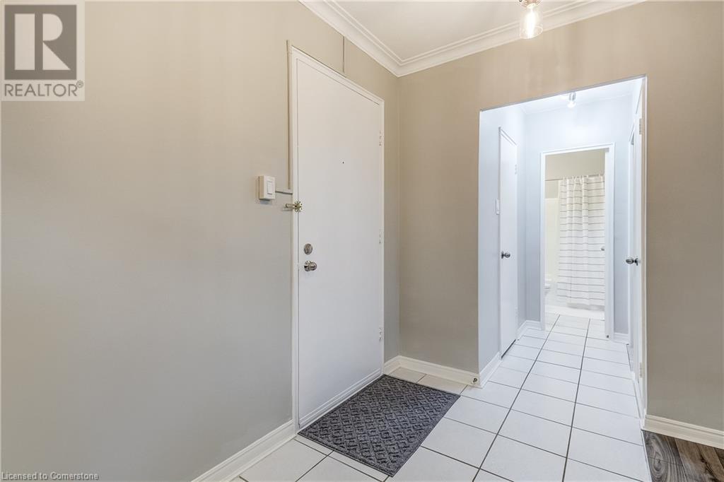 2052 Courtland Drive Unit# 104, Burlington, Ontario  L7R 1R8 - Photo 4 - 40739903