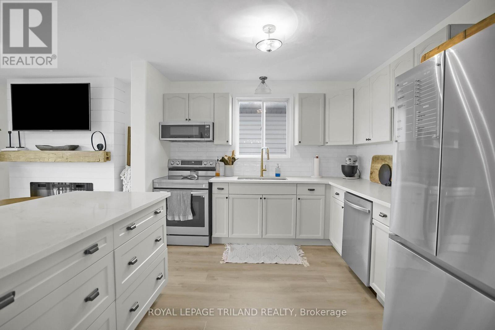 10029 Florence Street, Southwold, Ontario  N5P 4L6 - Photo 7 - X12213256
