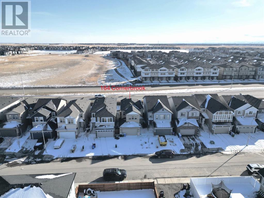 Property at 164 Cornerbrook Common NE image 2
