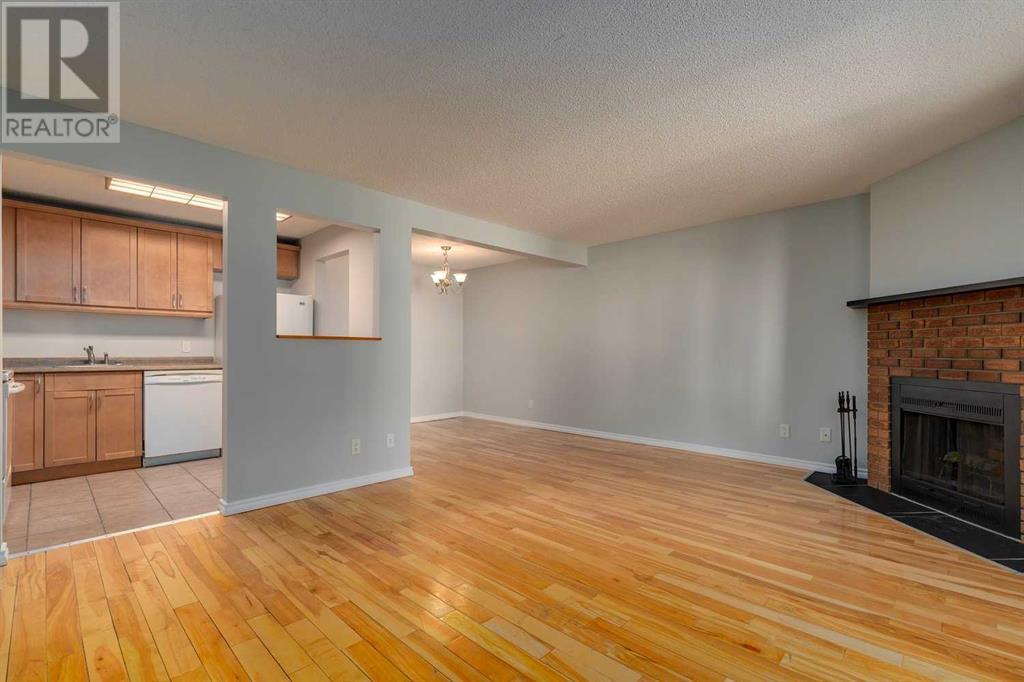 Property at 37 Cedar Springs Gardens SW image 3
