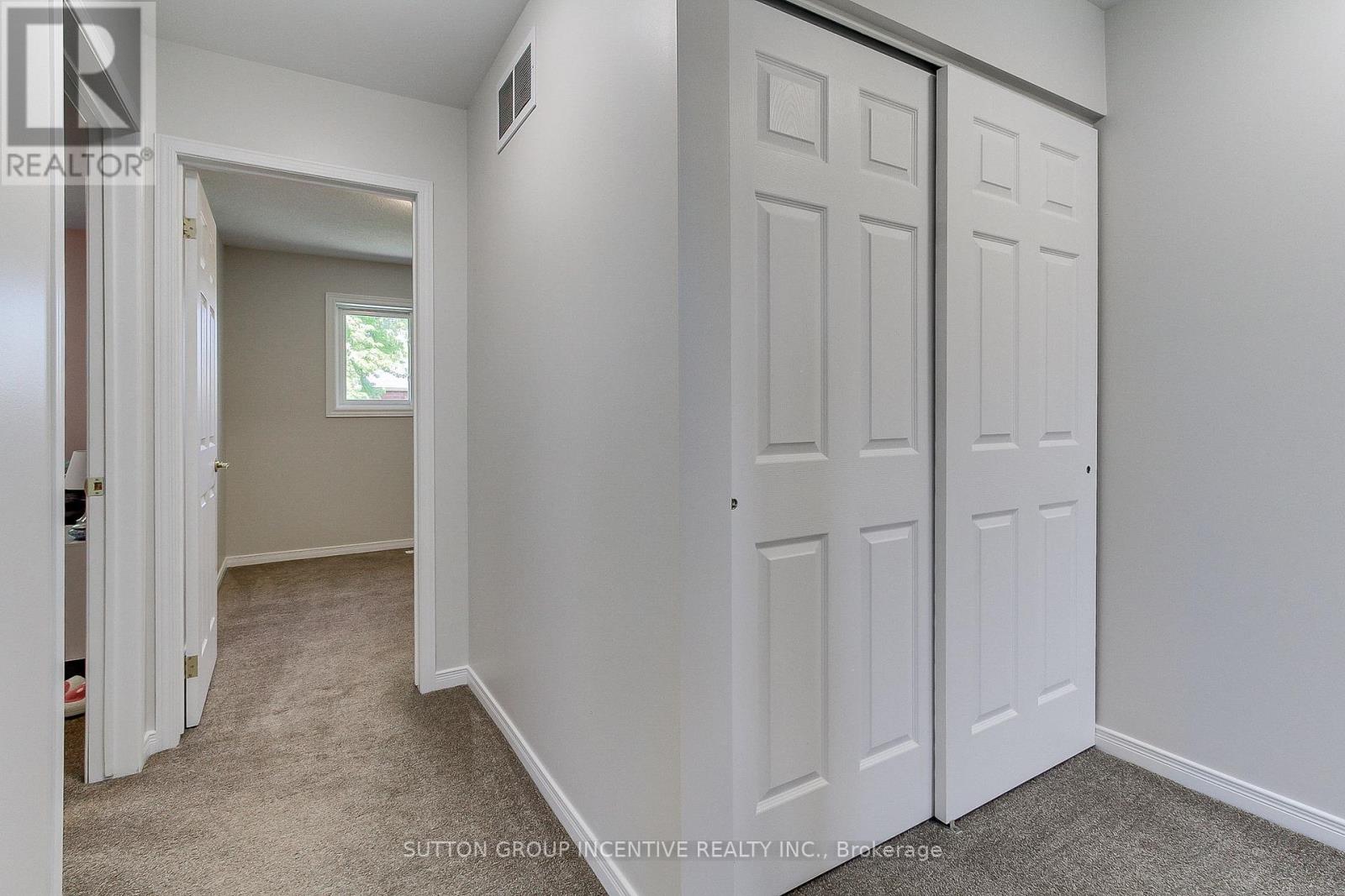 162 Fairwood Drive, Georgina, Ontario  L4P 3Y3 - Photo 22 - N12179490