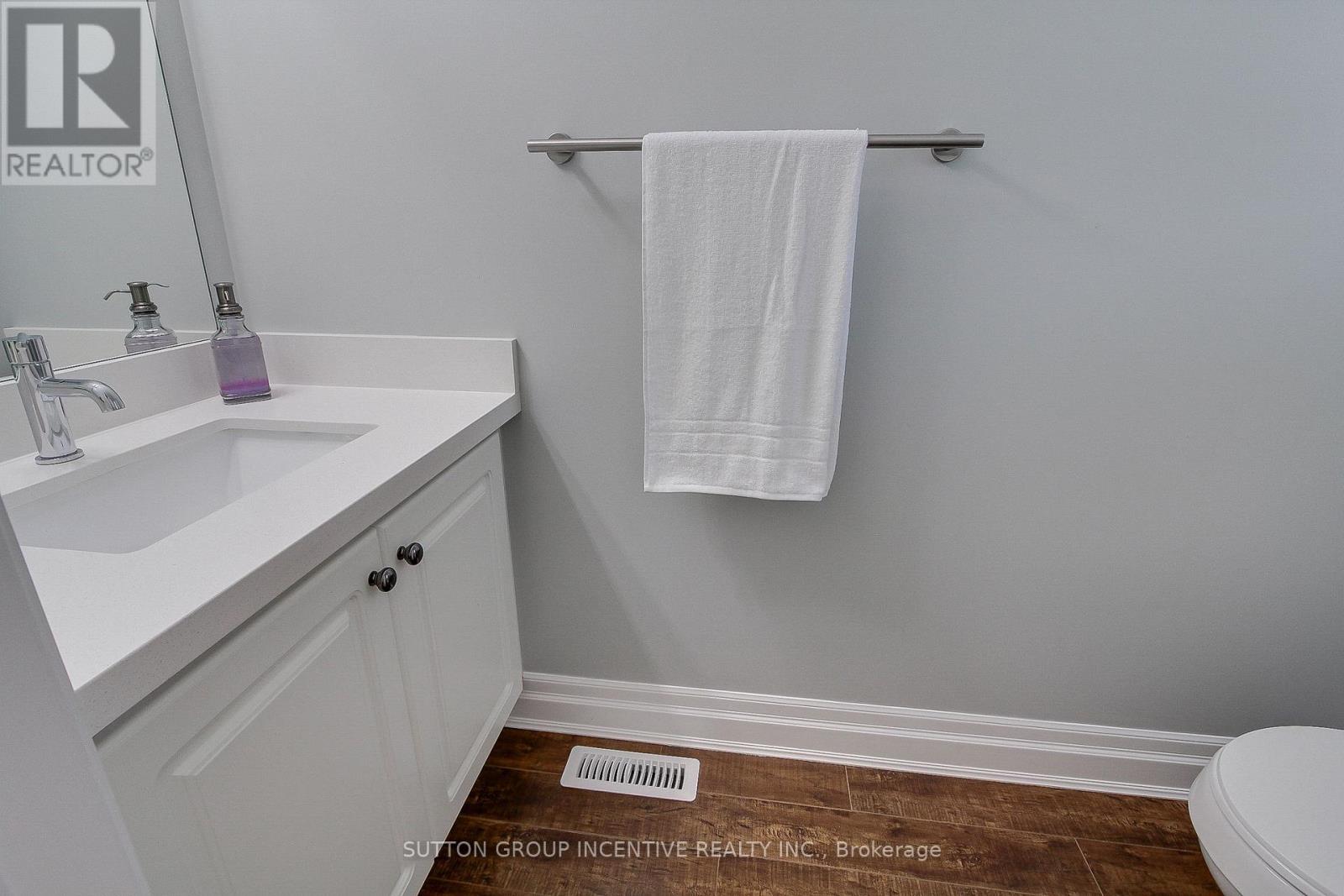 162 Fairwood Drive, Georgina, Ontario  L4P 3Y3 - Photo 20 - N12179490