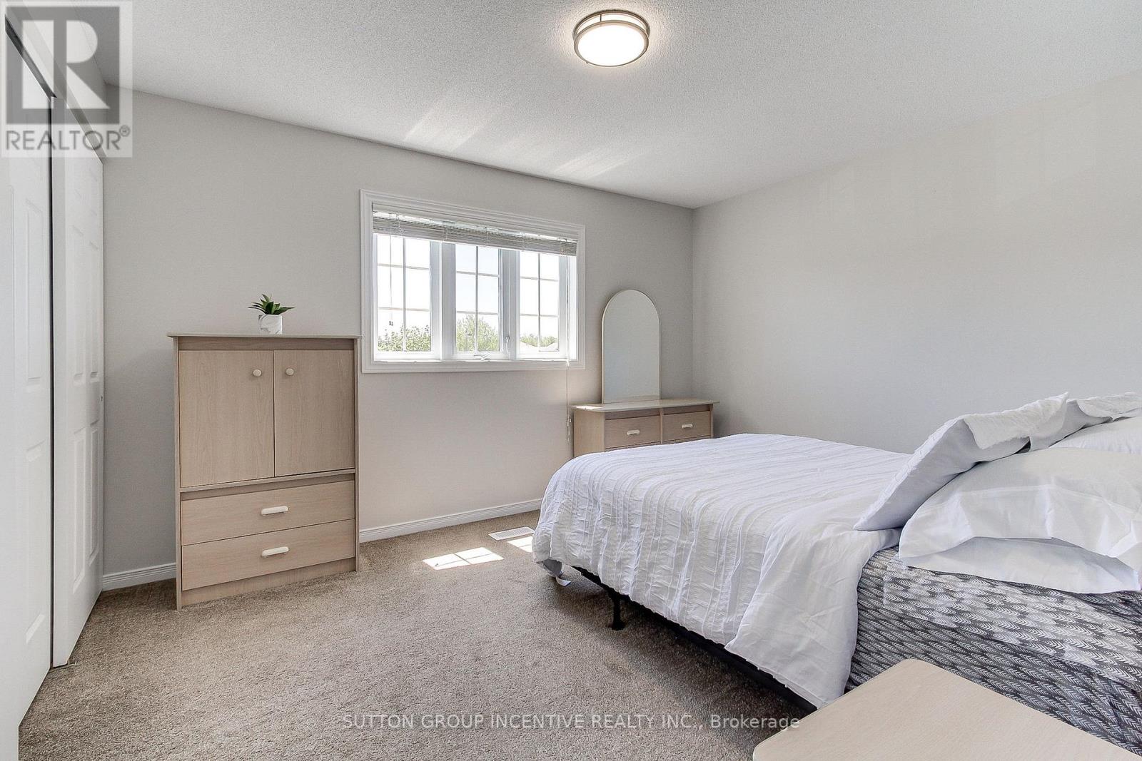 162 Fairwood Drive, Georgina, Ontario  L4P 3Y3 - Photo 26 - N12179490