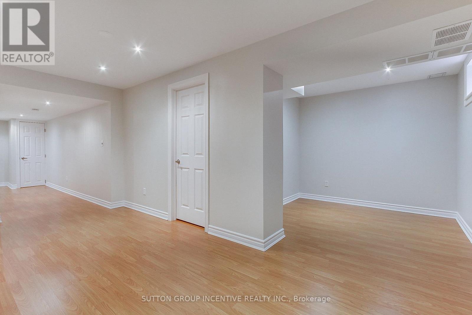 162 Fairwood Drive, Georgina, Ontario  L4P 3Y3 - Photo 38 - N12179490