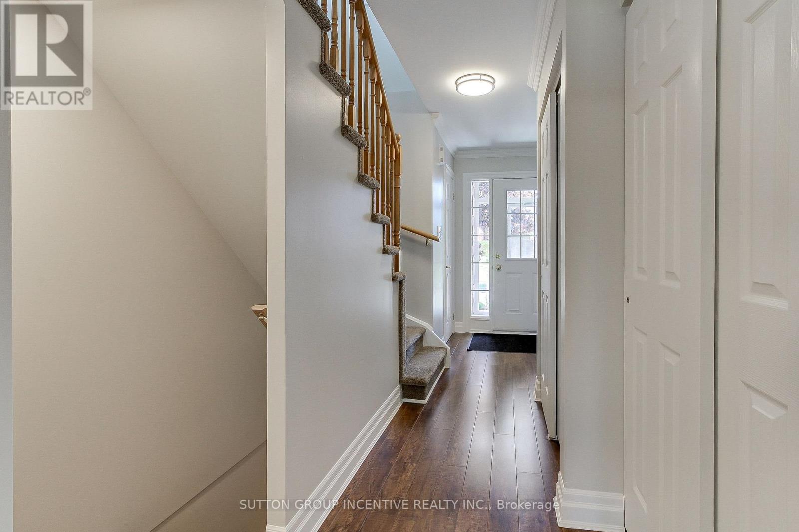 162 Fairwood Drive, Georgina, Ontario  L4P 3Y3 - Photo 6 - N12179490