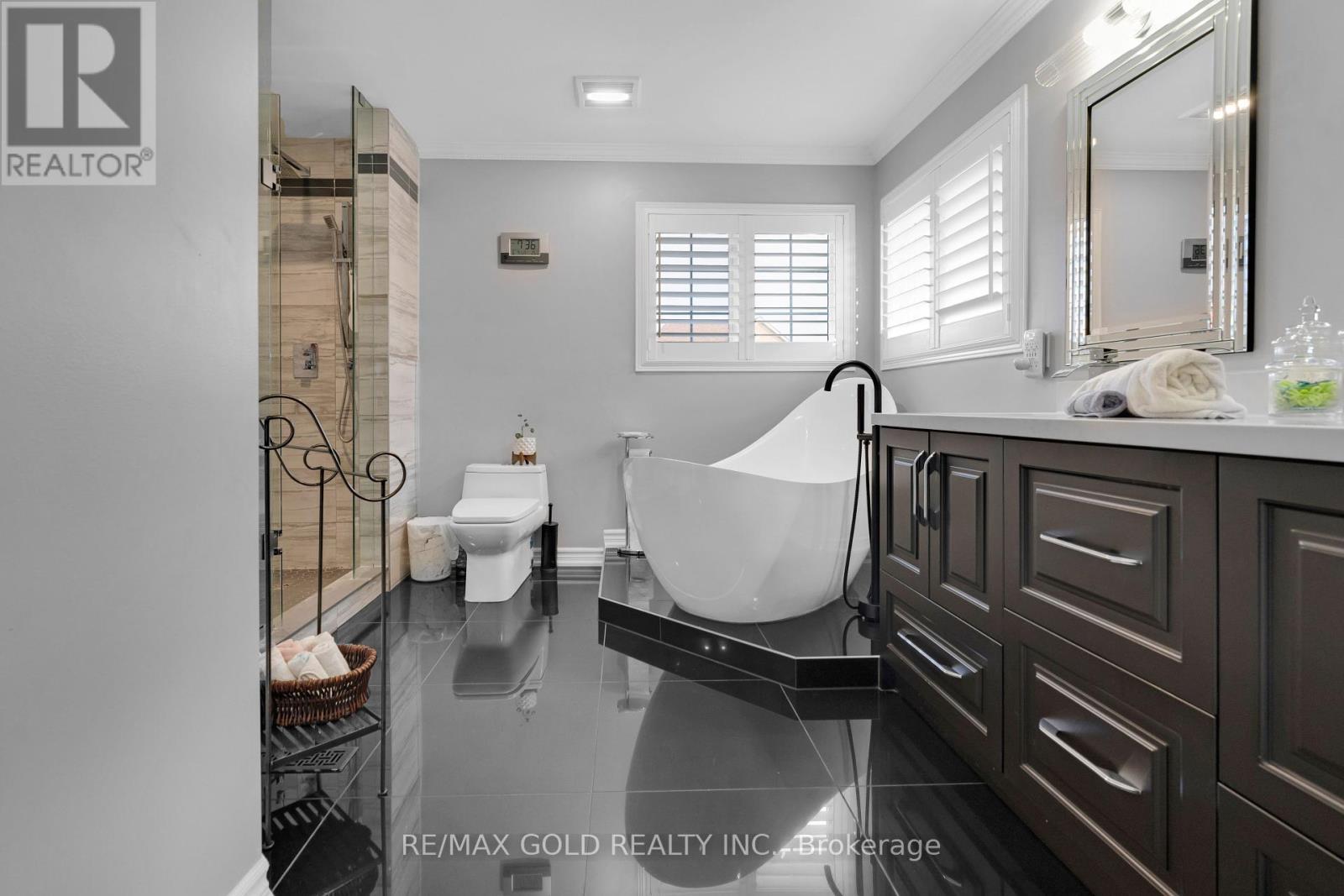 12 Mediterra Drive E, Brampton, Ontario  L7A 2H1 - Photo 43 - W12205194