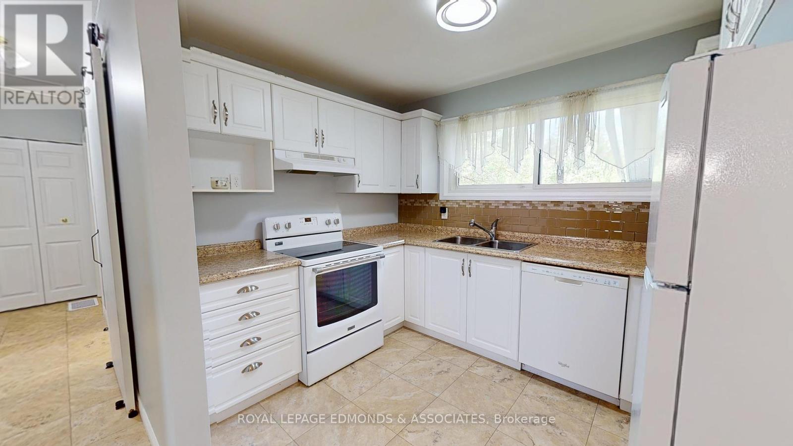 3283 Petawawa Boulevard, Petawawa, Ontario  K8H 1X8 - Photo 10 - X12213211