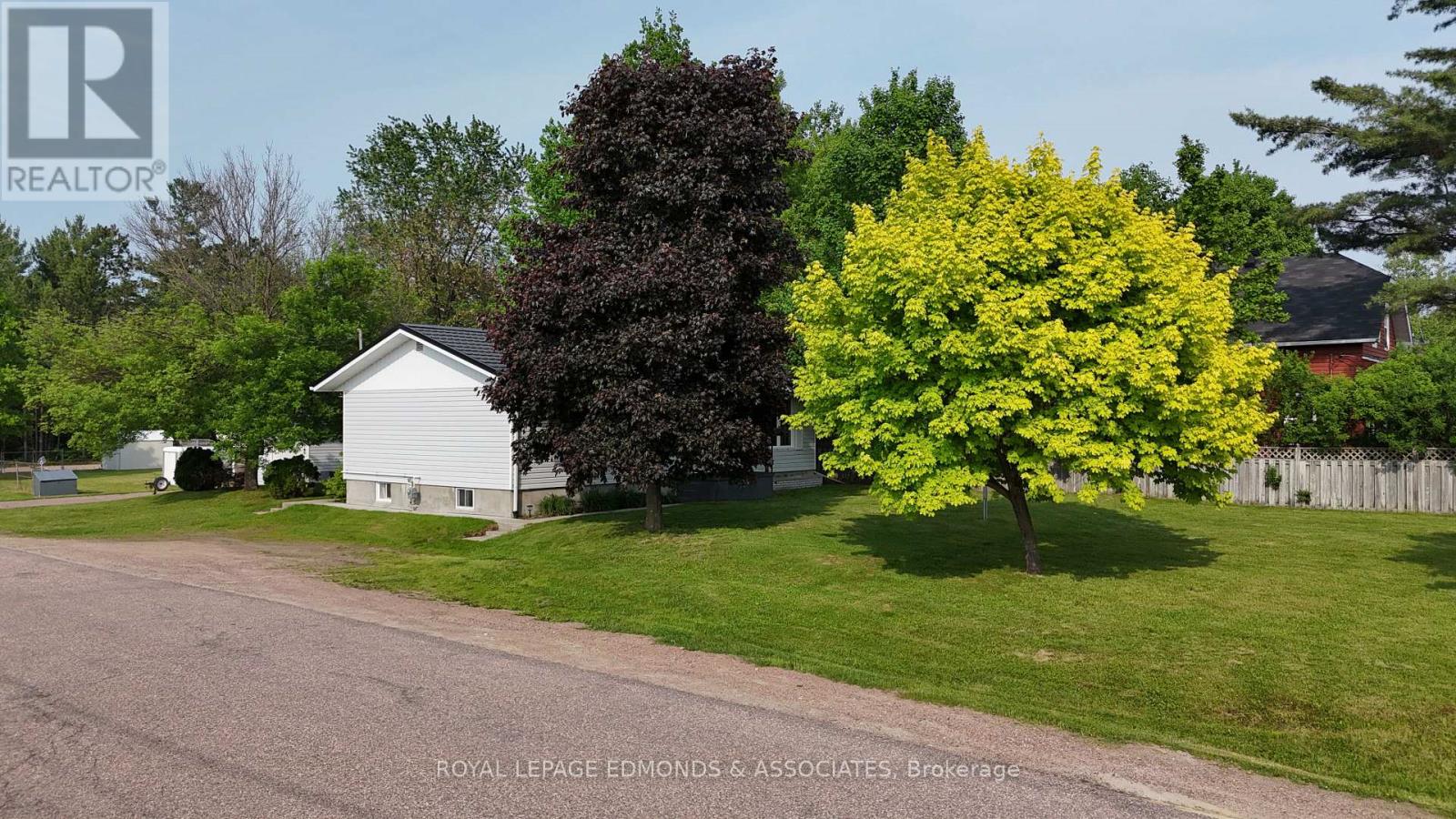 3283 Petawawa Boulevard, Petawawa, Ontario  K8H 1X8 - Photo 44 - X12213211