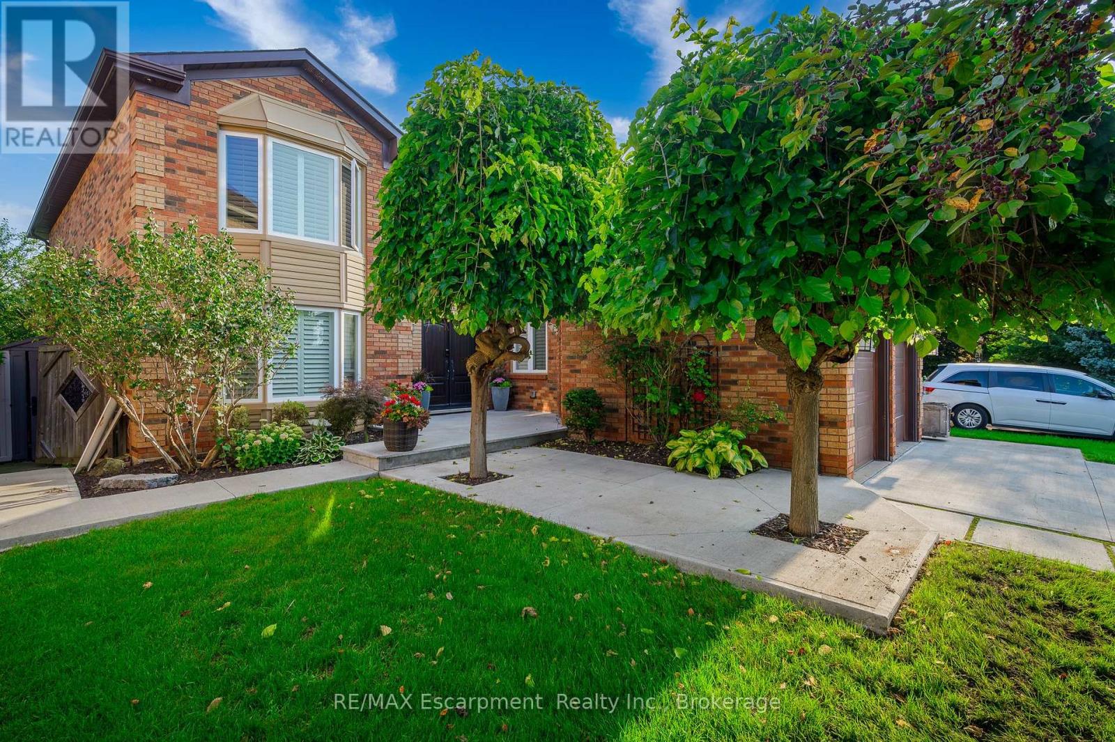 Property at 1658 HERITAGE WAY image 2