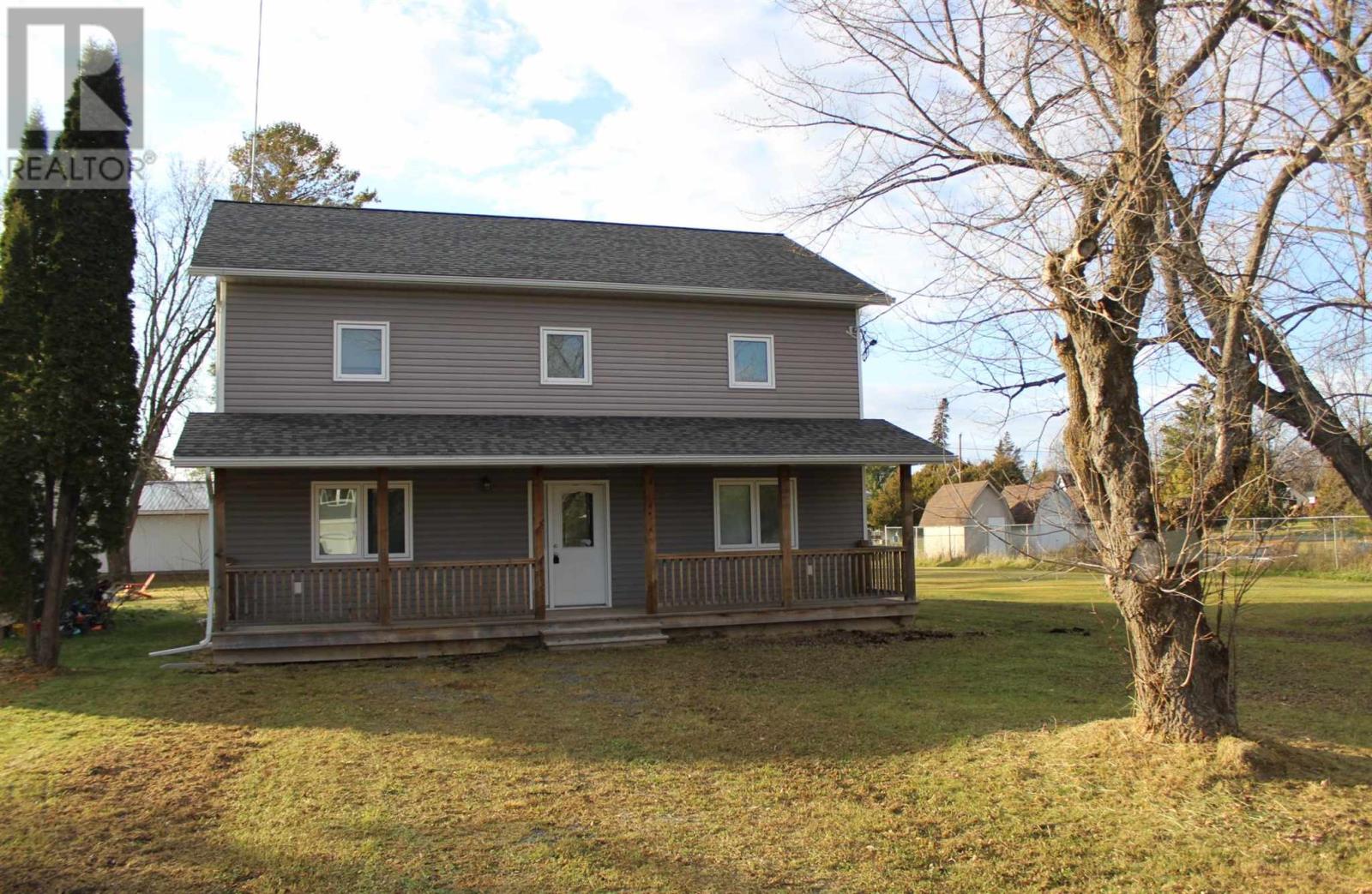 101 QUEEN ST, BARWICK, Ontario