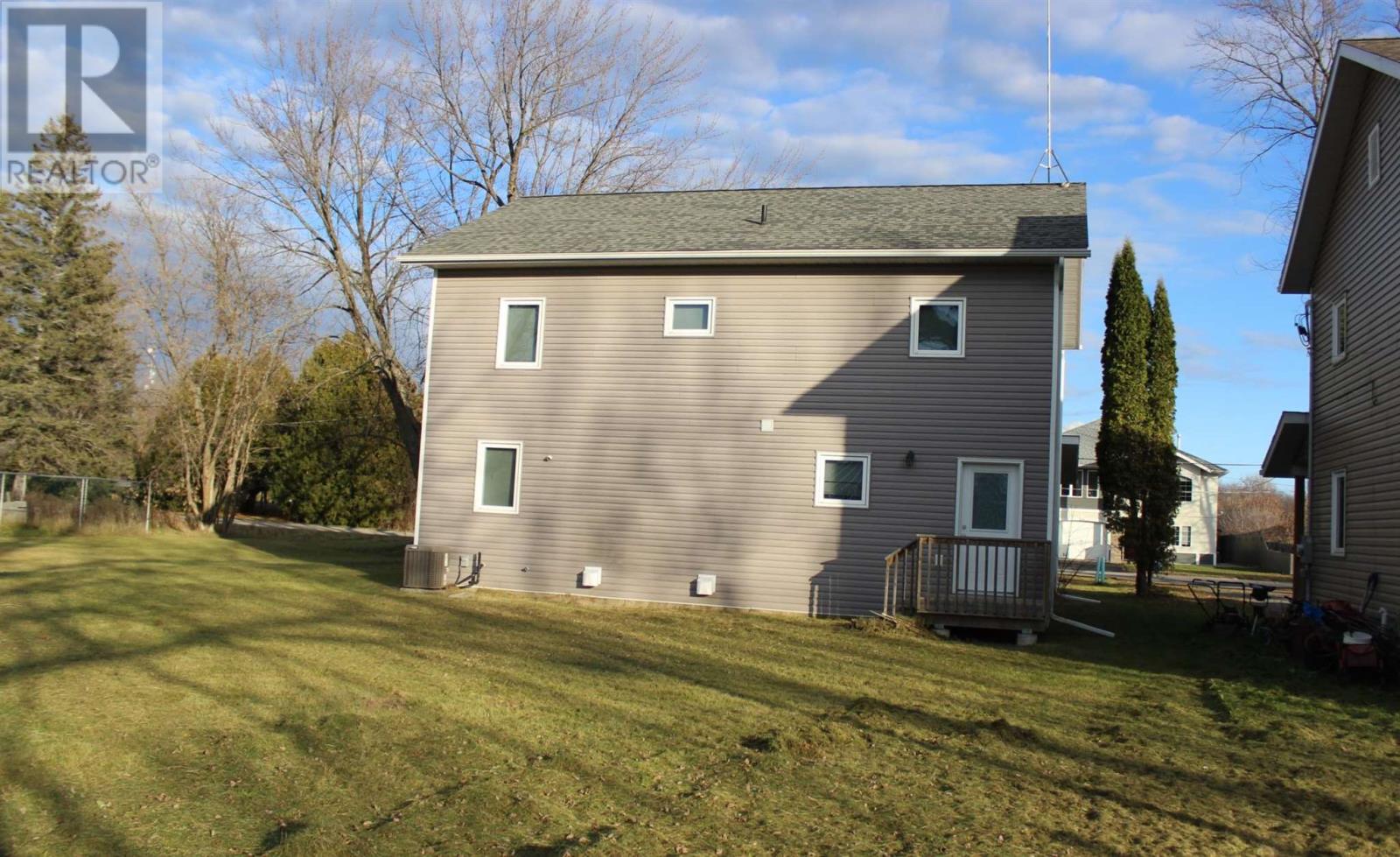 101 Queen St, Barwick, Ontario  P0W 1A0 - Photo 4 - TB251634