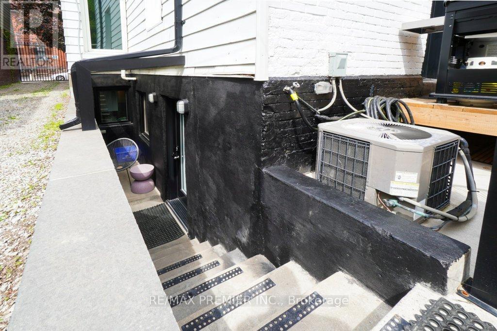 1 Gwynne Avenue, Toronto, Ontario  M6K 2C2 - Photo 42 - W12182363