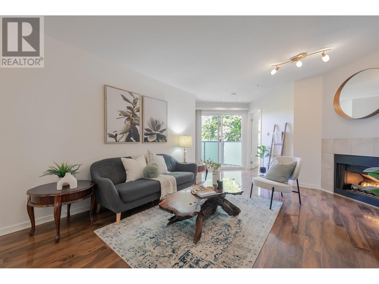 309 518 THIRTEENTH STREET, New Westminster, British Columbia