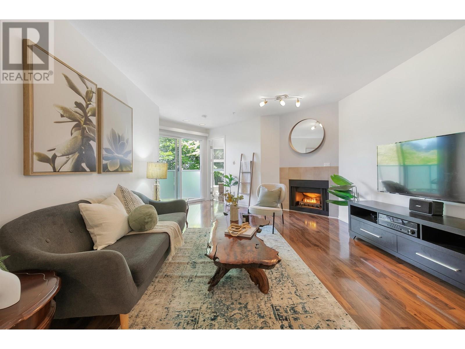 309 518 Thirteenth Street, New Westminster, British Columbia  V3M 4L9 - Photo 2 - R3014201