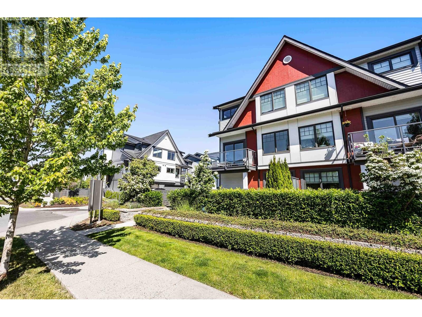 1 19451 Sutton Avenue, Pitt Meadows, British Columbia  V3Y 0G6 - Photo 2 - R3014247