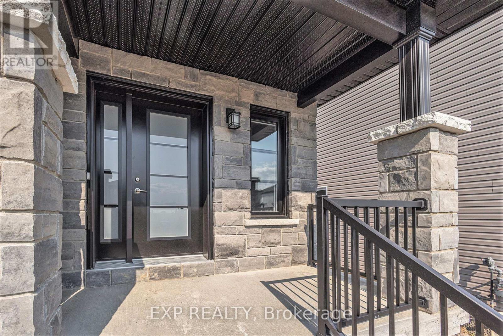1214 Montblanc Crescent, Russell, Ontario  K0A 1W0 - Photo 2 - X12208126