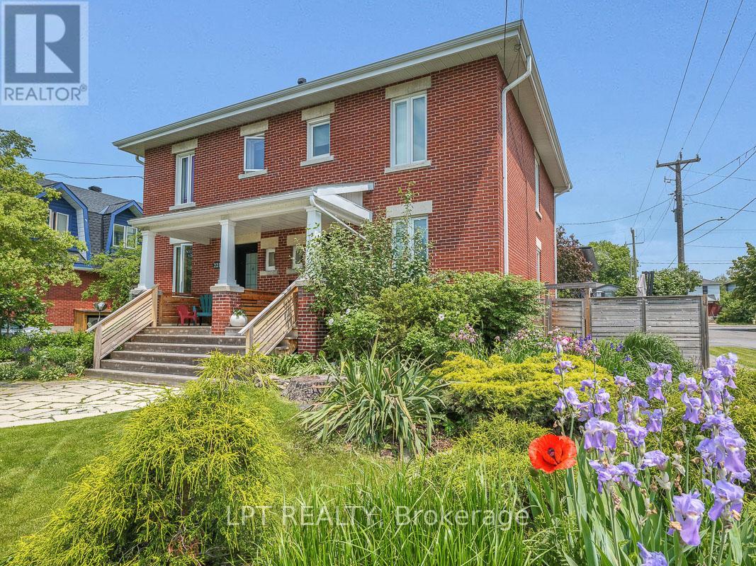 223 COWLEY AVENUE, Ottawa, Ontario