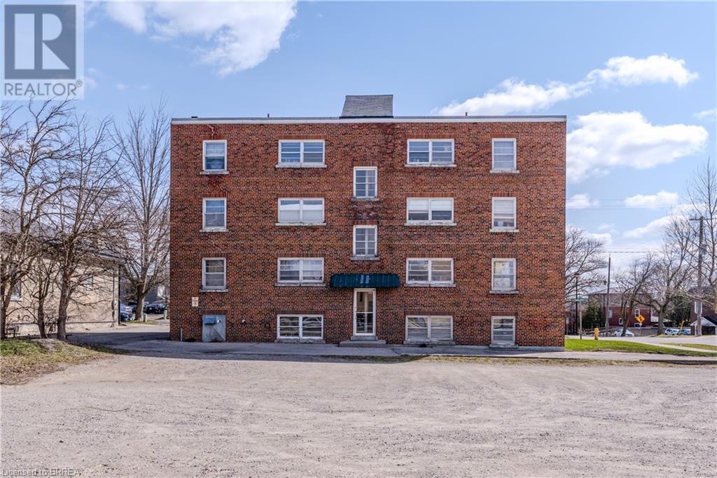 88 Charlotte Street, Brantford, Ontario  N3T 2X3 - Photo 2 - 40719902
