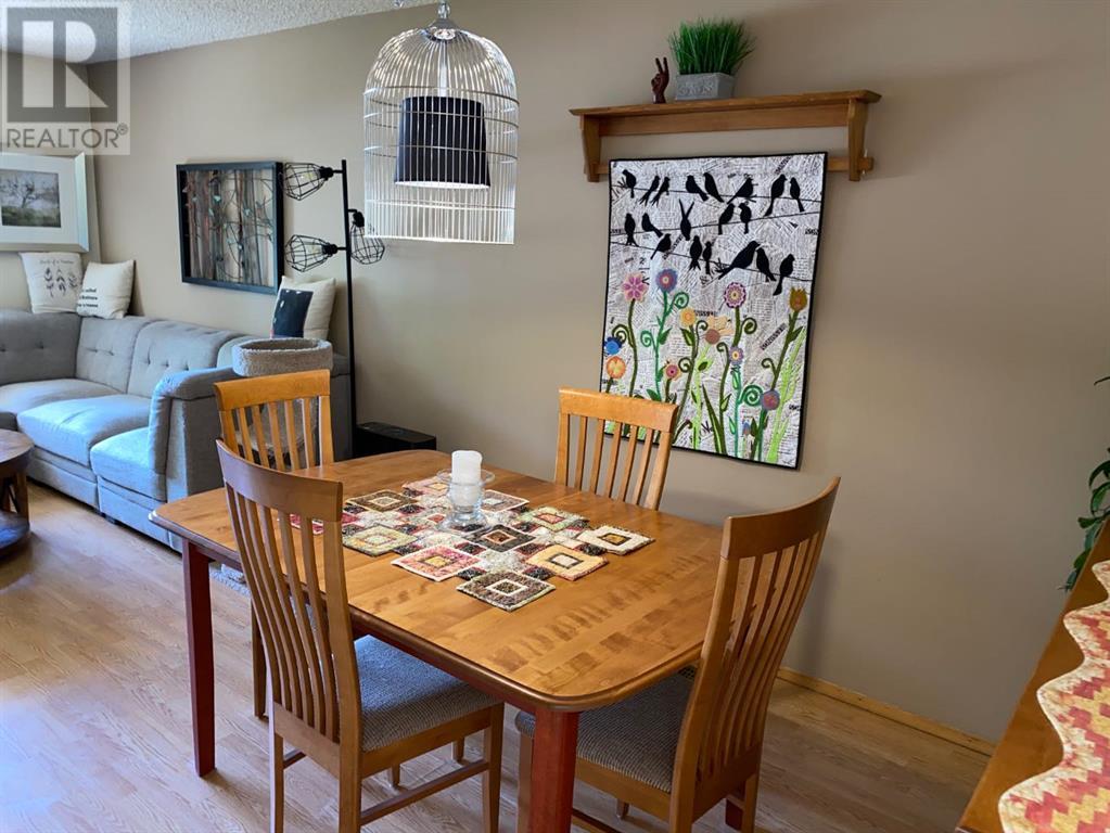 111 Lynnbrook Bay Se, Calgary, Alberta  T2C 1S7 - Photo 9 - A2226055