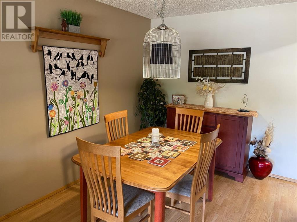 111 Lynnbrook Bay Se, Calgary, Alberta  T2C 1S7 - Photo 6 - A2226055