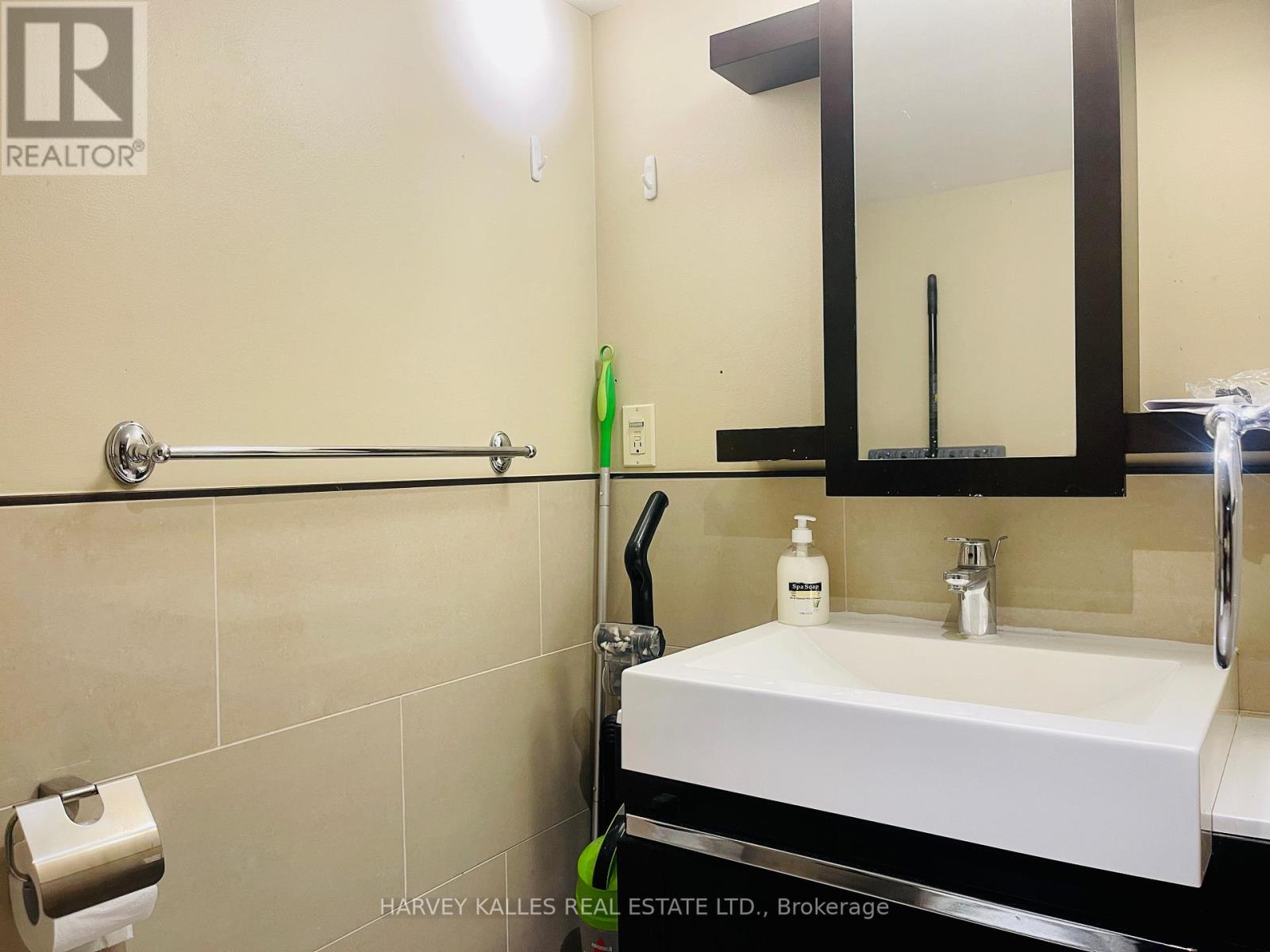 2 - 267 St Helens Avenue, Toronto, Ontario  M6H 4A2 - Photo 13 - C12212768