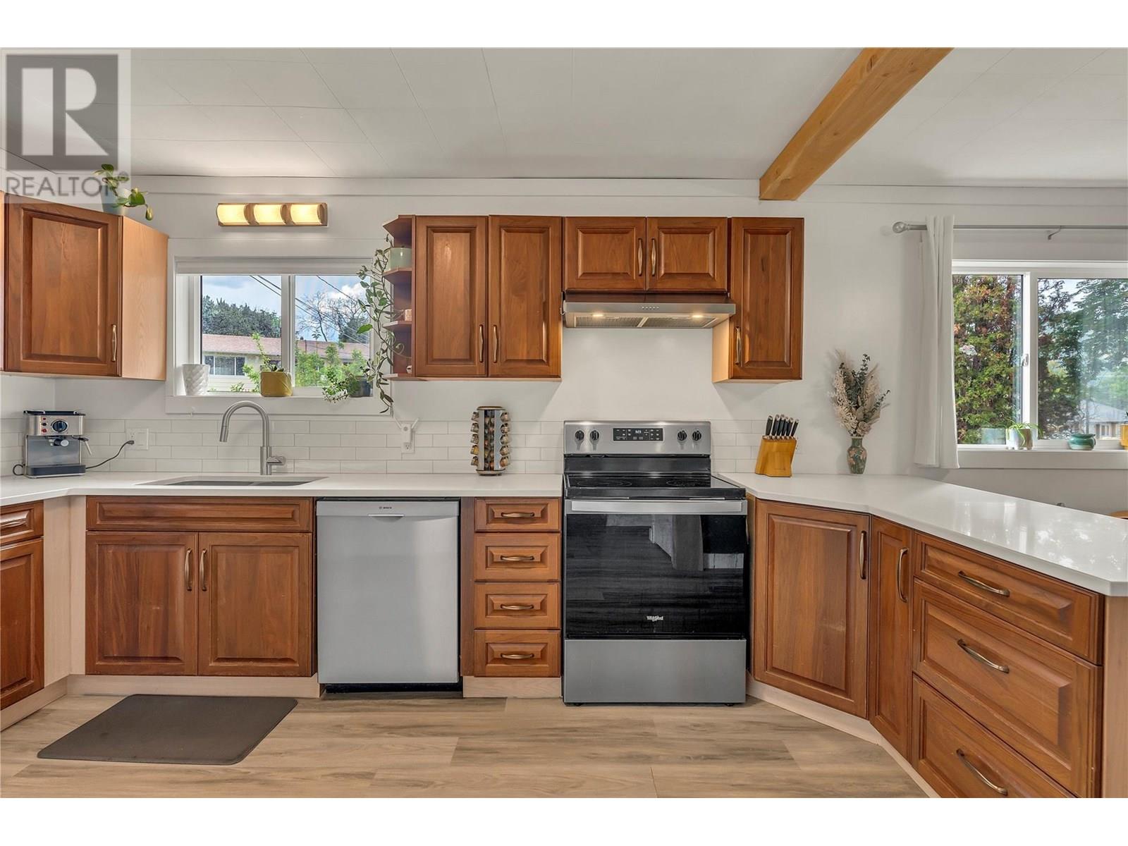 12401 Campbell Crescent, Summerland, British Columbia  V0H 1Z2 - Photo 2 - 10350902