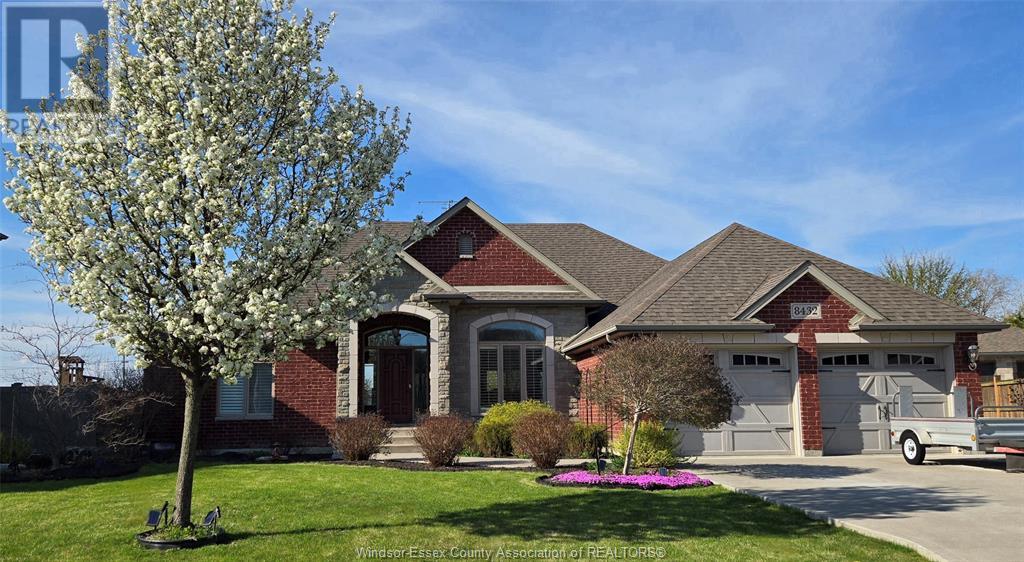 MLS# 25014798: 8432 ANNIE AVENUE, Amherstburg, Canada