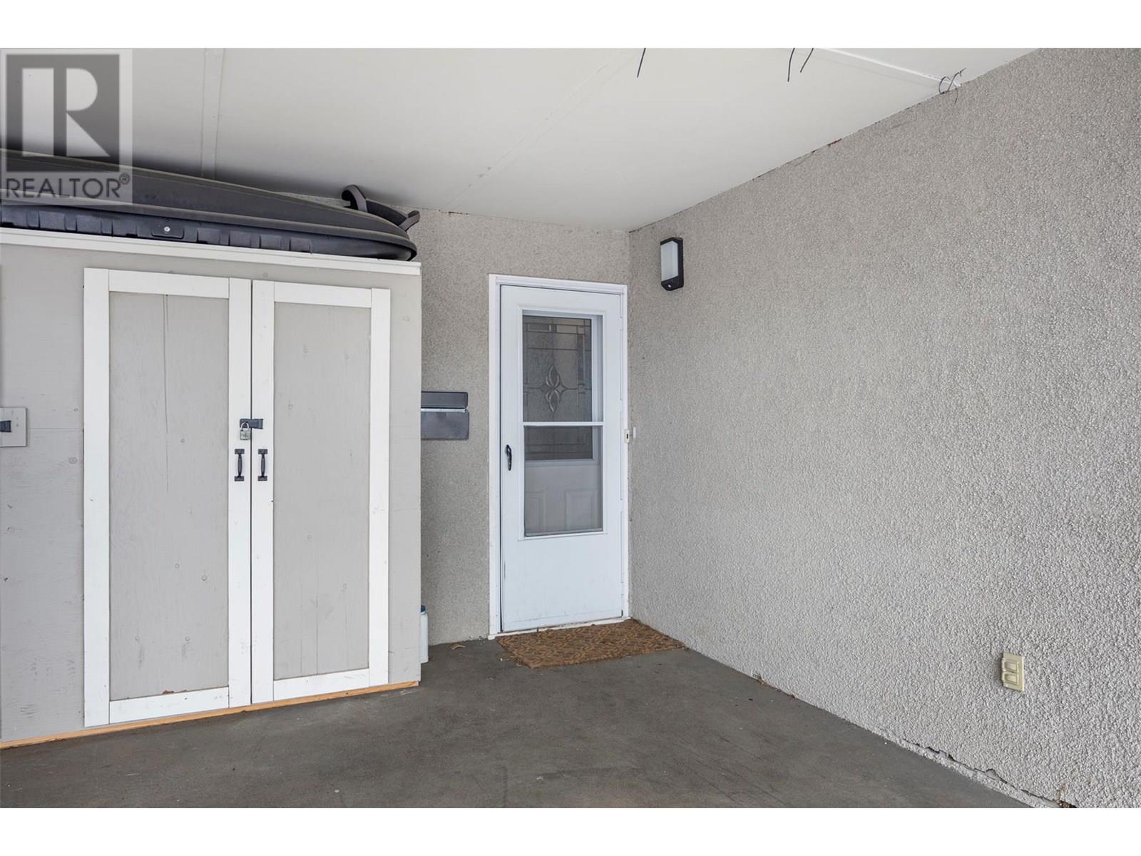 1044 Dundas Street, Kamloops, British Columbia  V2B 2T2 - Photo 48 - 10351831