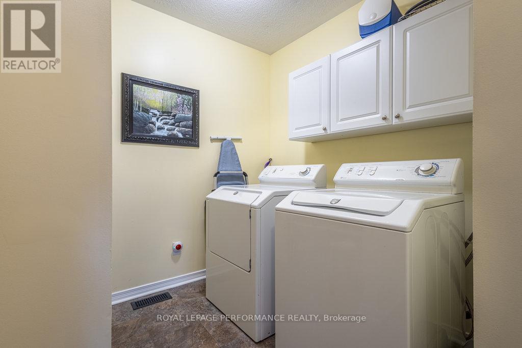 147 Grassy Plains Drive, Ottawa, Ontario  K2M 2R6 - Photo 40 - X12213212