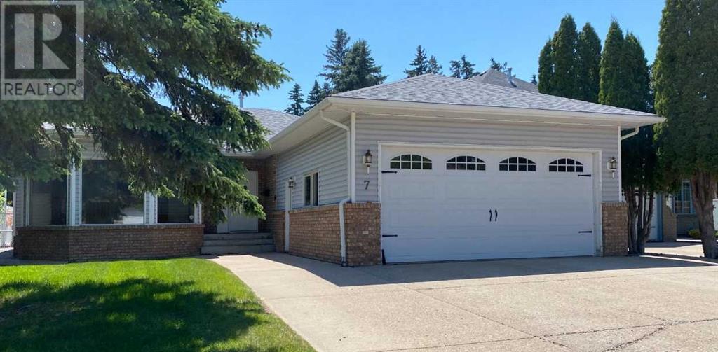 7 Fairview Close E, Brooks, Alberta