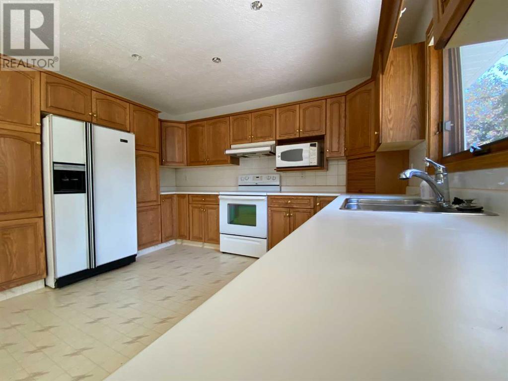 7 Fairview Close E, Brooks, Alberta  T1R 0N7 - Photo 13 - A2230007