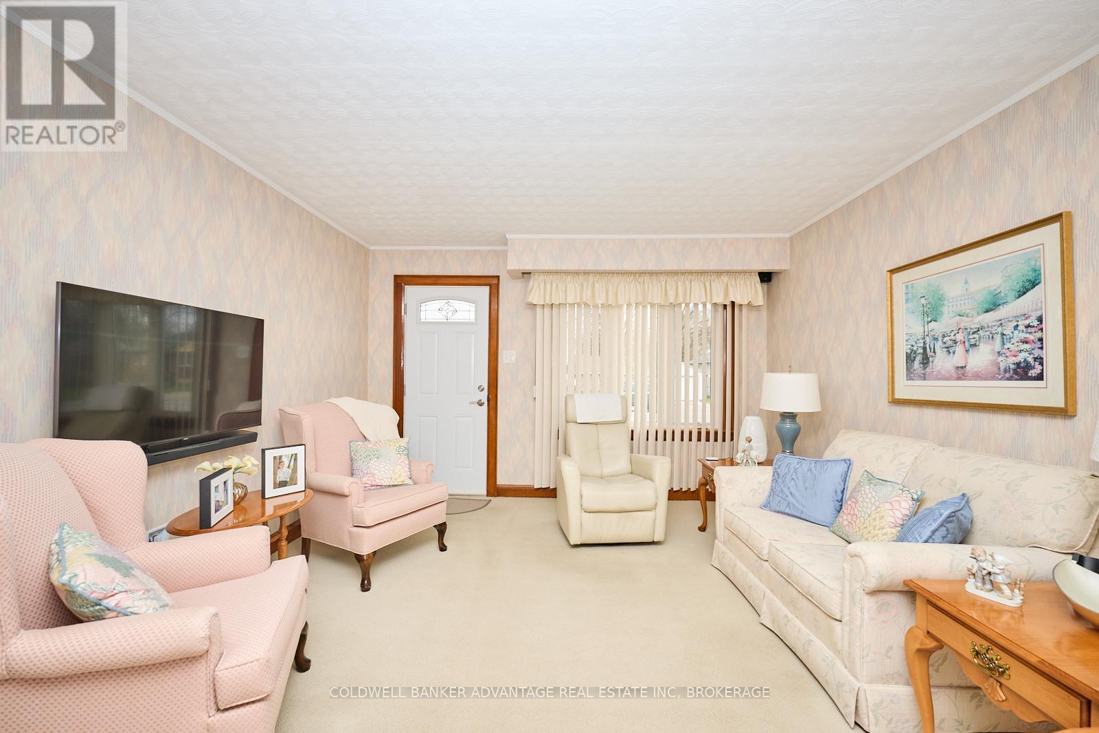 Property at 364 SUGARLOAF STREET image 5