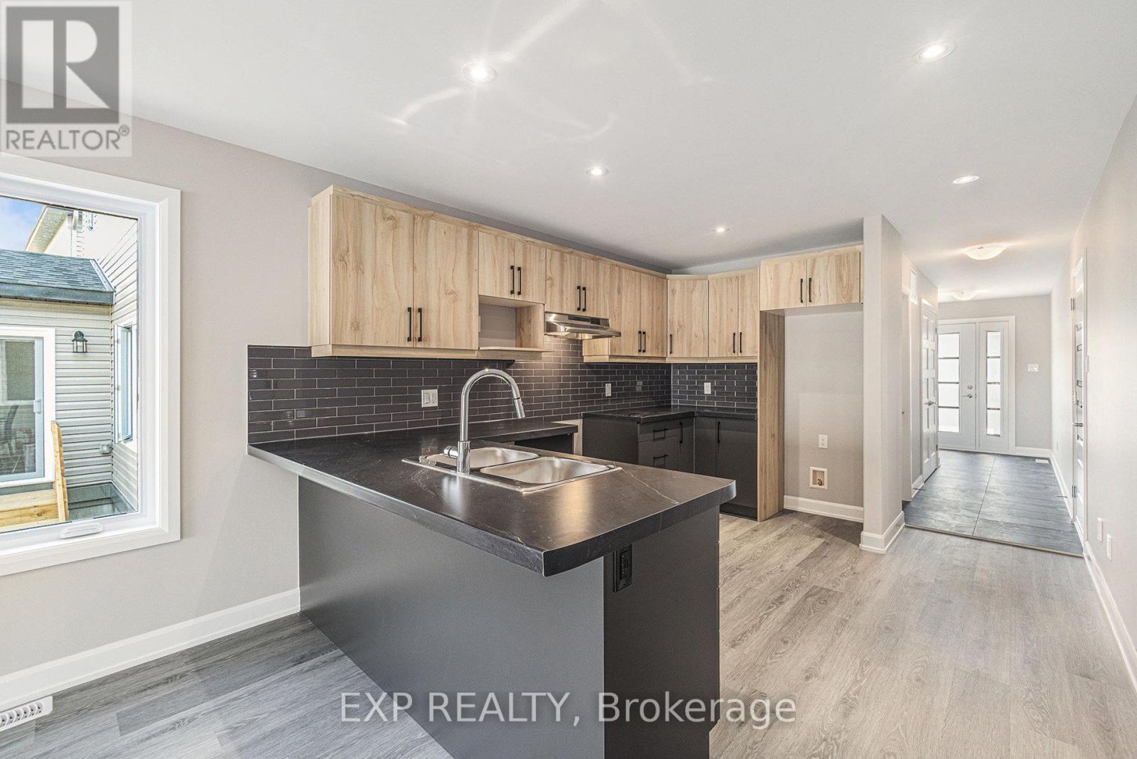 1214 Montblanc Crescent, Russell, Ontario  K0A 1W0 - Photo 8 - X12208126
