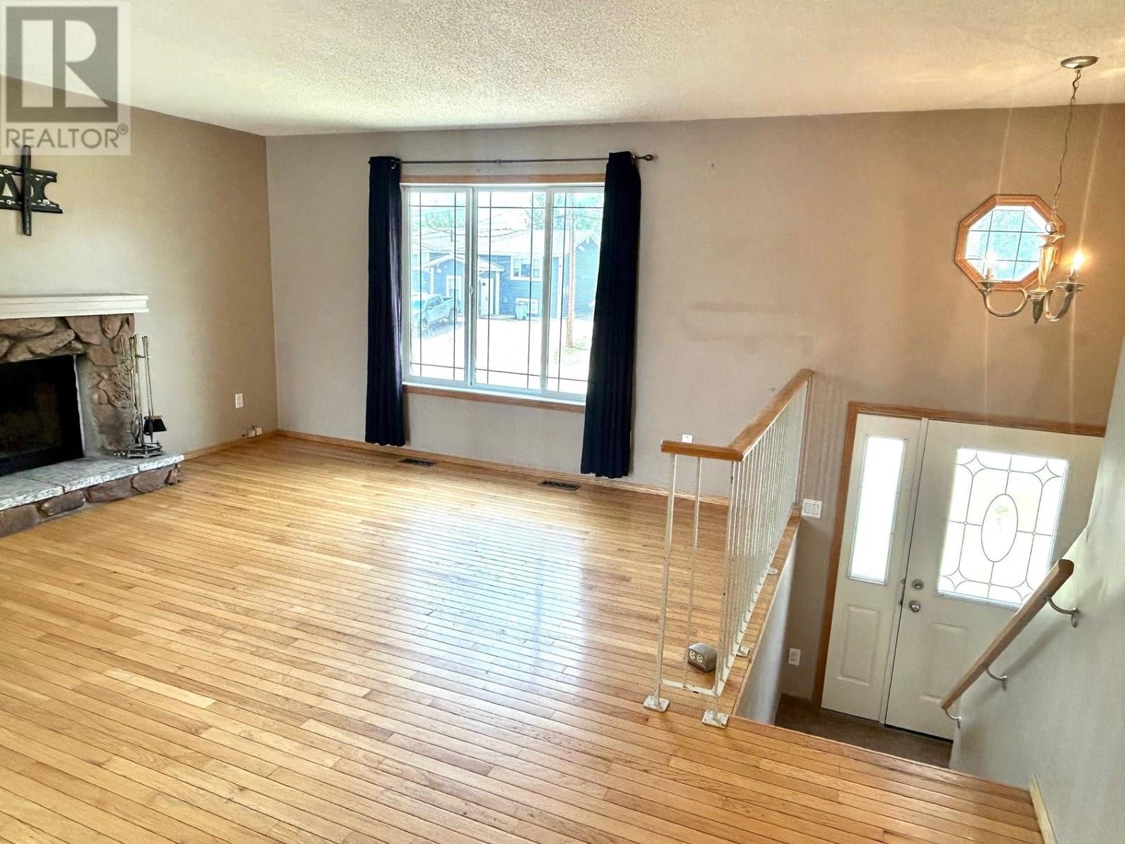 5212 Aspen Crescent, Fort Nelson, British Columbia  V0C 1R0 - Photo 5 - R3014261