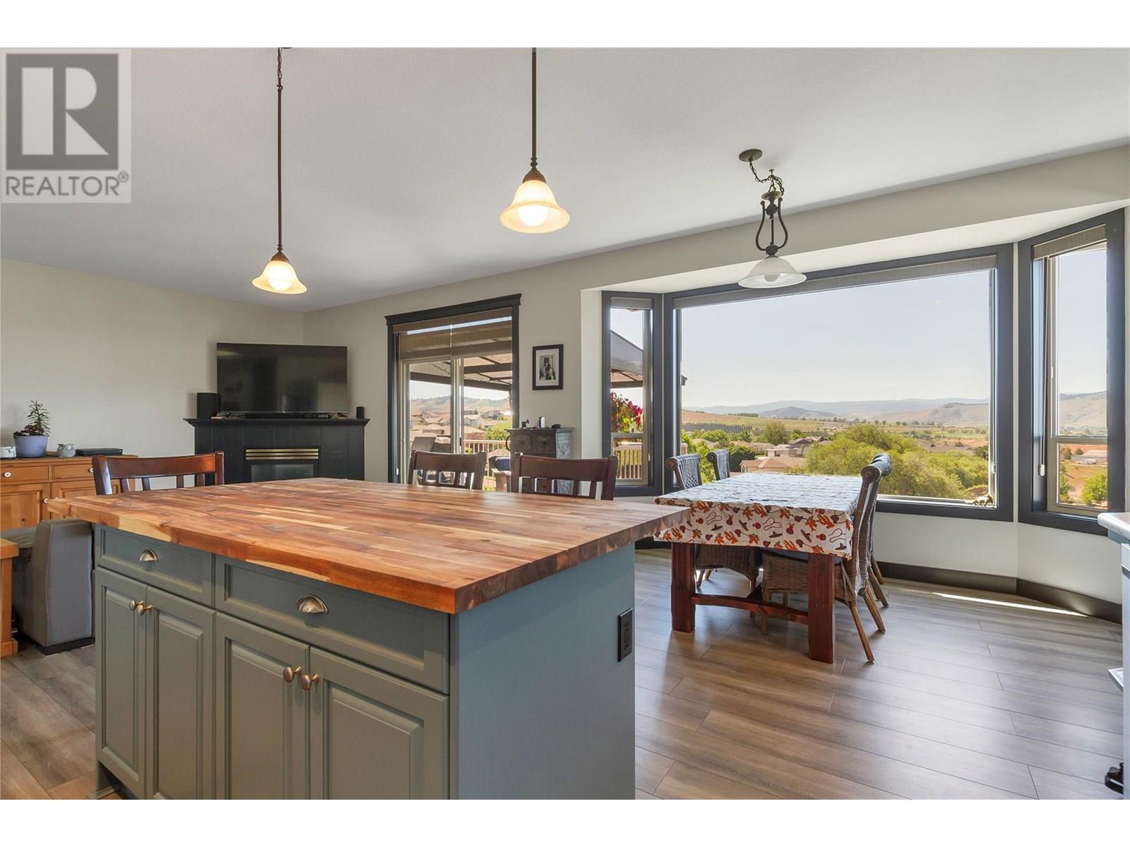 1008 Mt. Begbie Drive, Vernon, British Columbia  V1B 4A2 - Photo 7 - 10351305