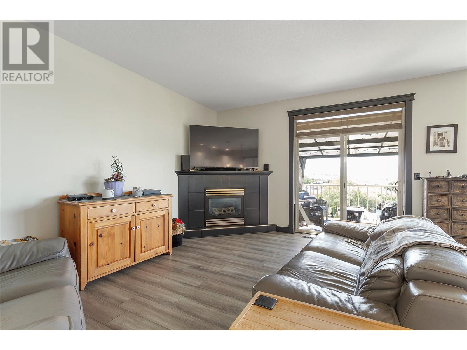 1008 Mt. Begbie Drive, Vernon, British Columbia  V1B 4A2 - Photo 8 - 10351305