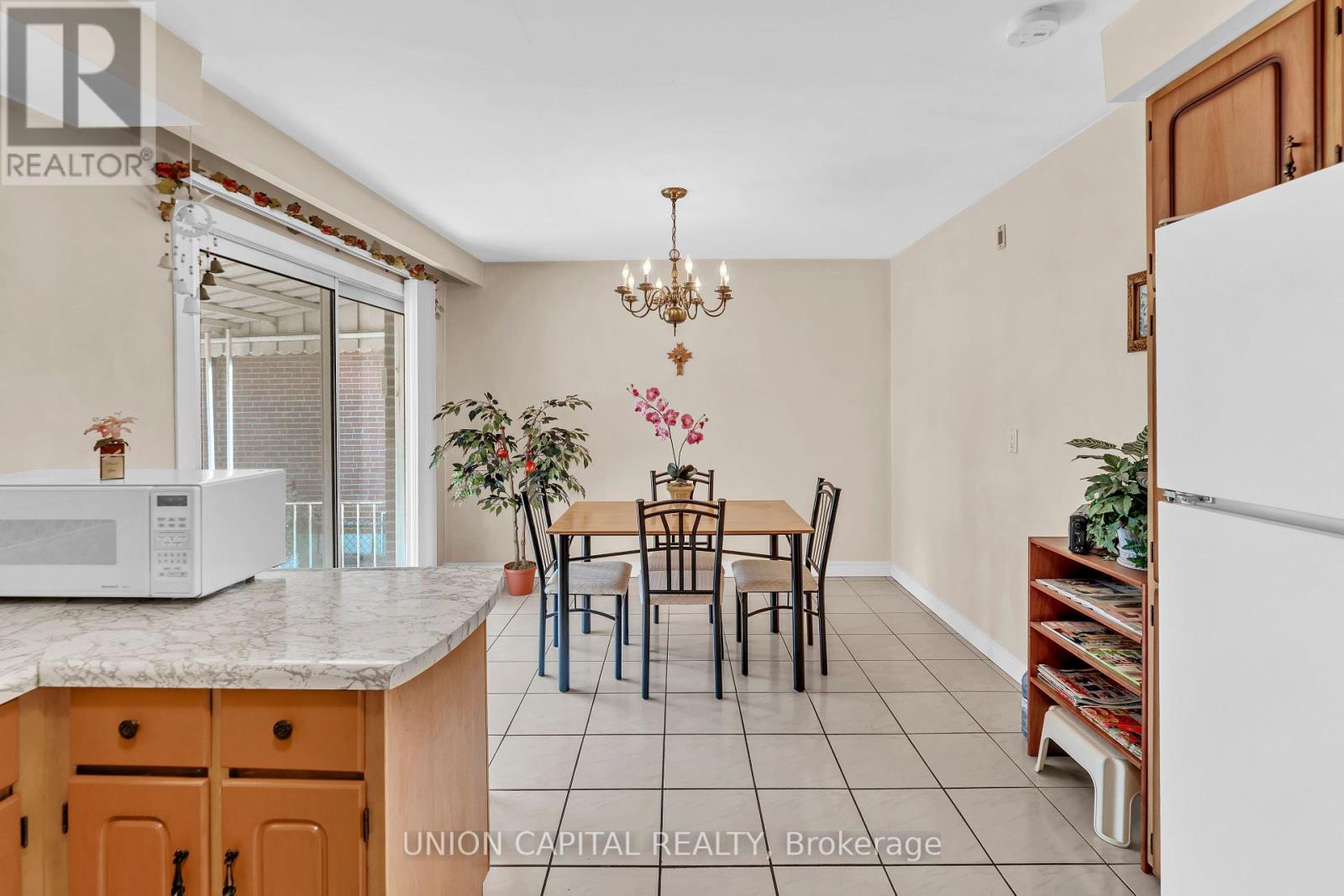 43 Ernest Avenue, Toronto, Ontario  M2J 3T4 - Photo 11 - C12213107
