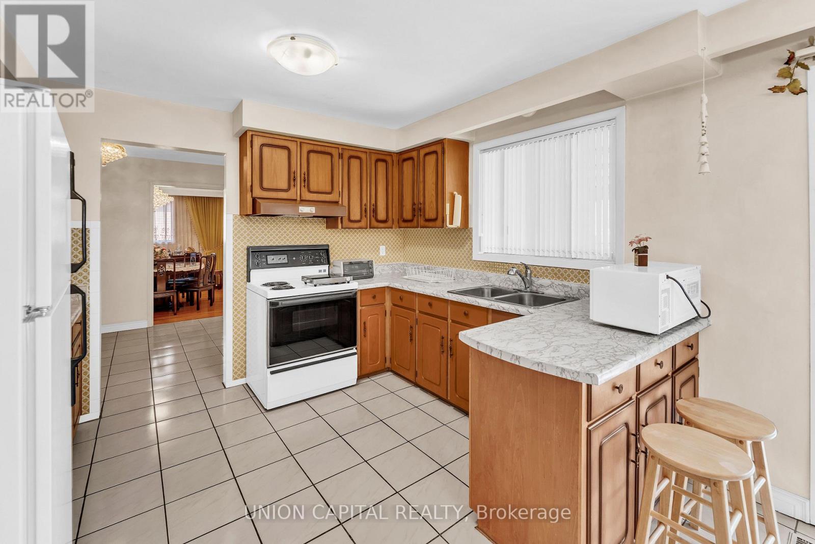 43 Ernest Avenue, Toronto, Ontario  M2J 3T4 - Photo 13 - C12213107