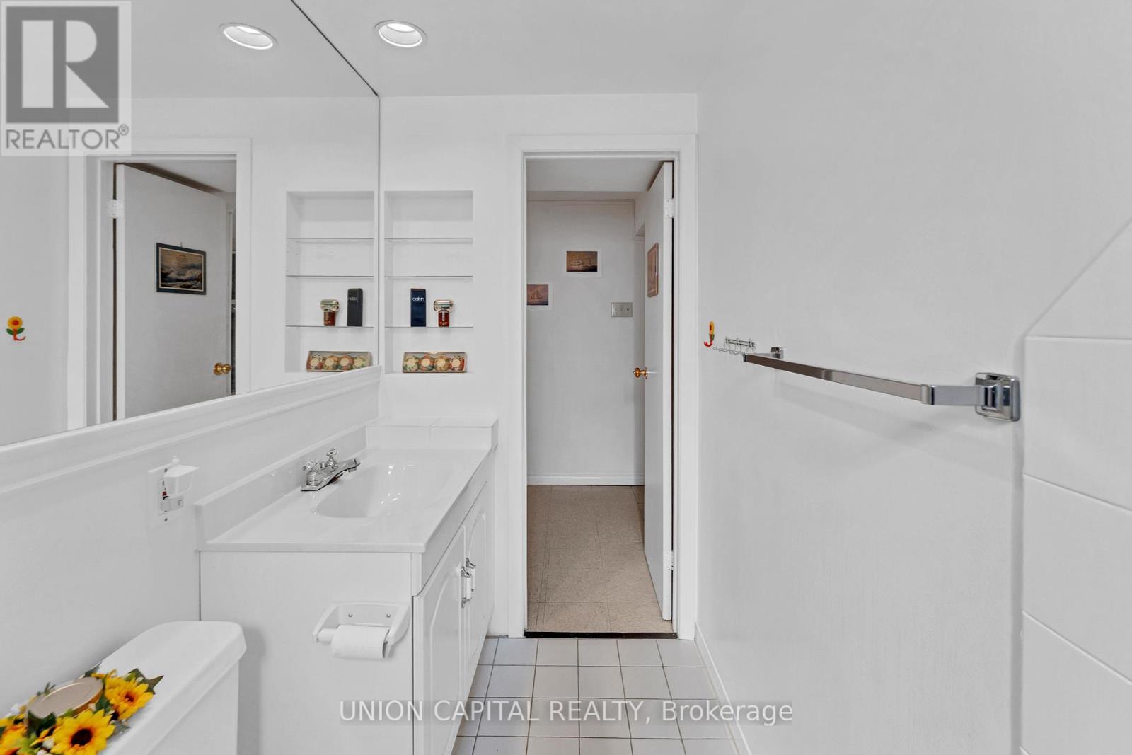 43 Ernest Avenue, Toronto, Ontario  M2J 3T4 - Photo 29 - C12213107