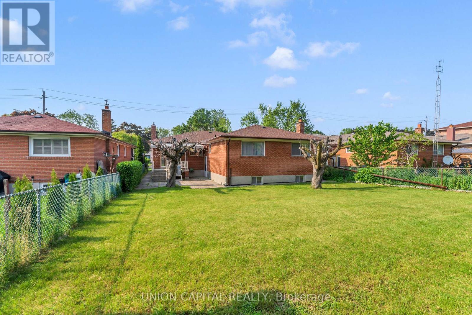 43 Ernest Avenue, Toronto, Ontario  M2J 3T4 - Photo 34 - C12213107