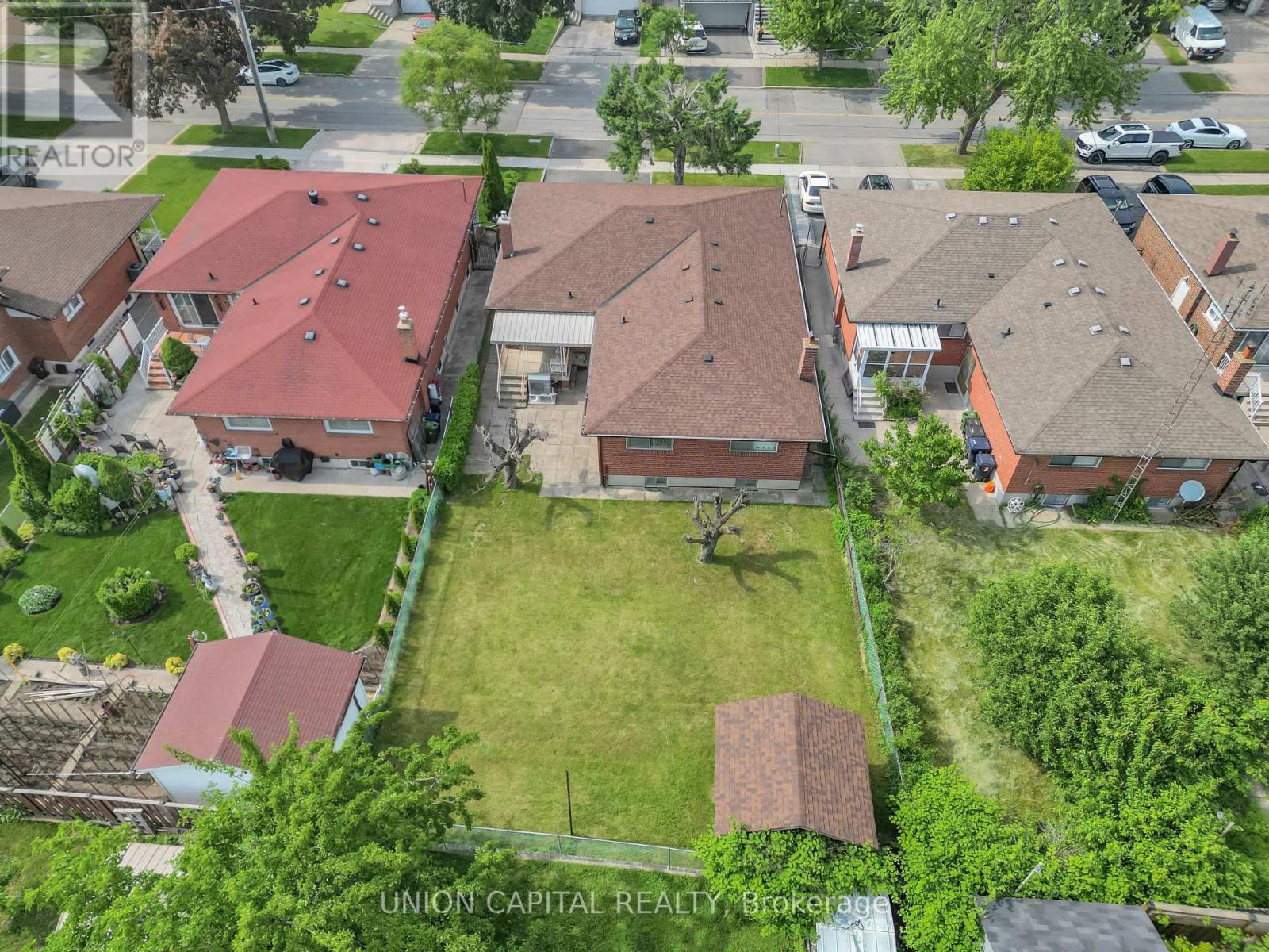43 Ernest Avenue, Toronto, Ontario  M2J 3T4 - Photo 38 - C12213107