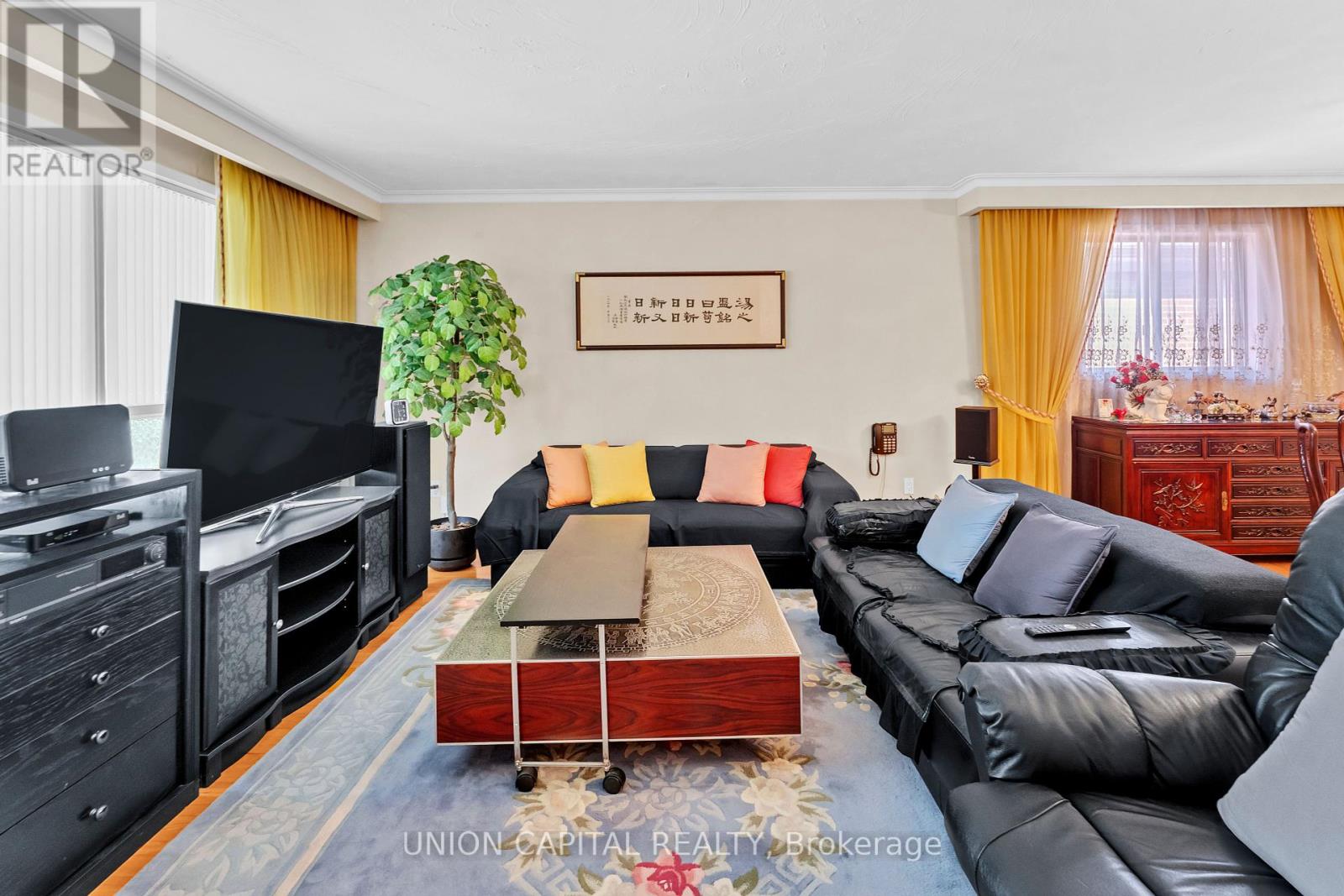 43 Ernest Avenue, Toronto, Ontario  M2J 3T4 - Photo 6 - C12213107