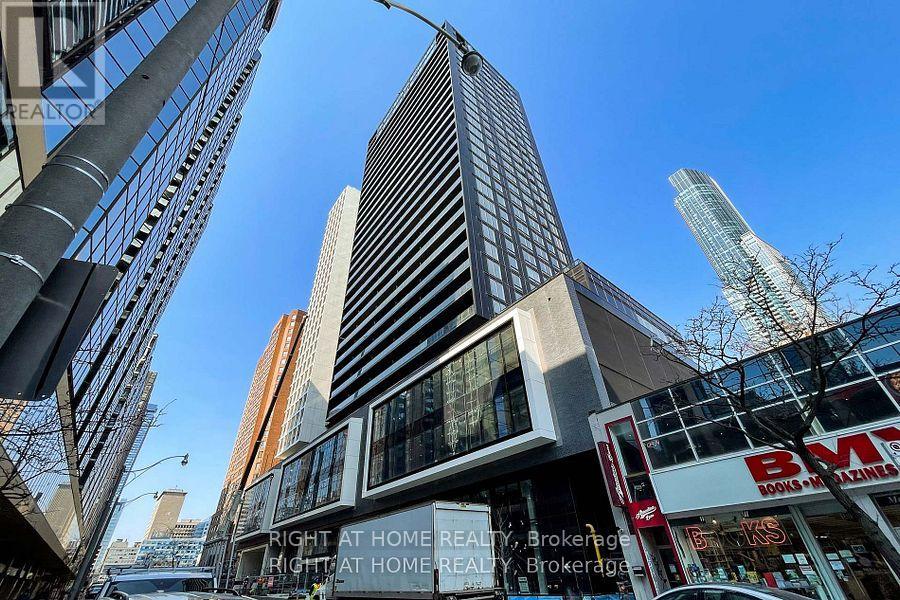 1303 - 20 Edward Street, Toronto, Ontario  M5G 0C5 - Photo 31 - C12213135