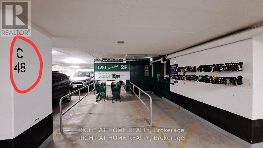 1303 - 20 Edward Street, Toronto, Ontario  M5G 0C5 - Photo 32 - C12213135