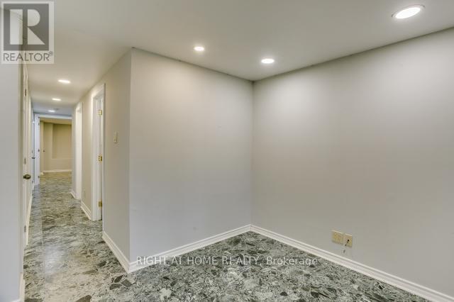 125 Bedford Park Avenue, Toronto, Ontario  M5M 1J2 - Photo 32 - C12213177